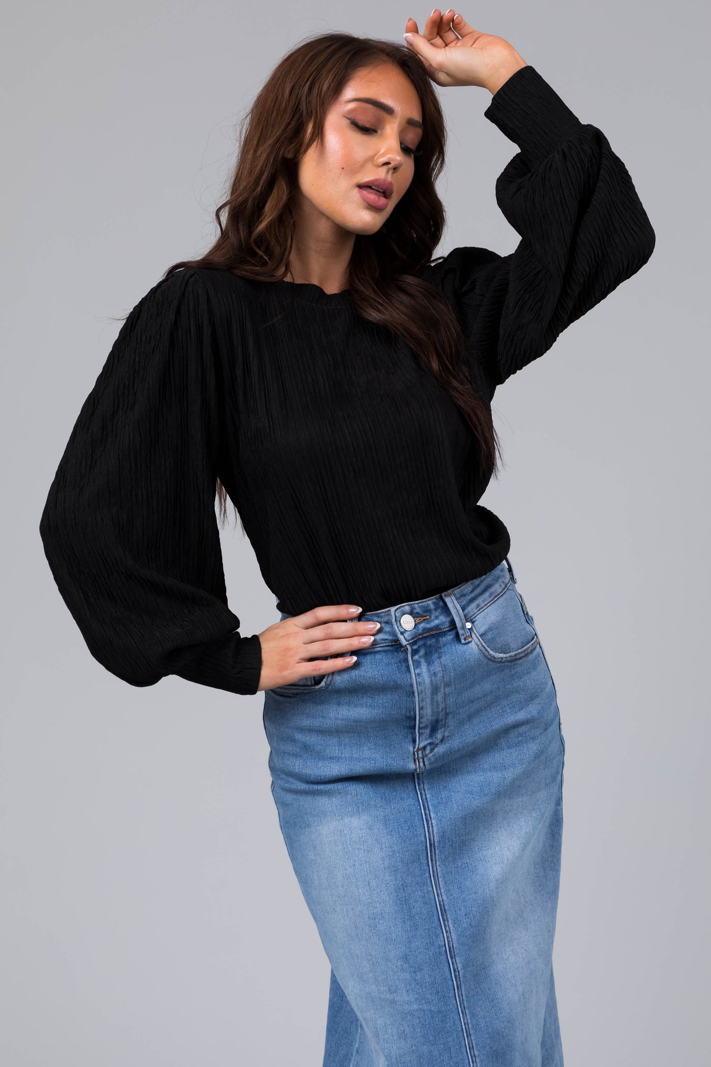 Black Long Bubble Sleeve Crinkle Top