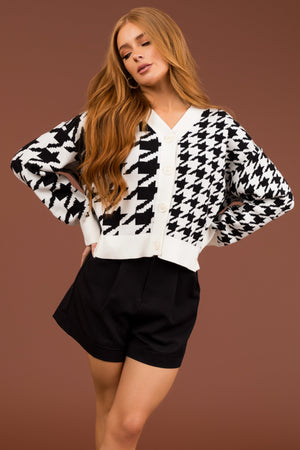 Black Pleated Loose Leg Cuffed Shorts