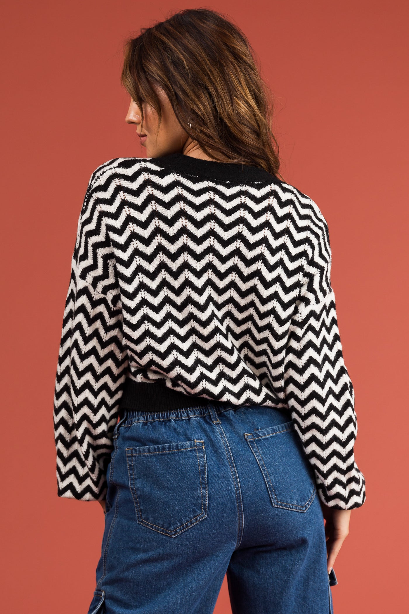 Black and White Chevron Printed Buttoned Cardigan