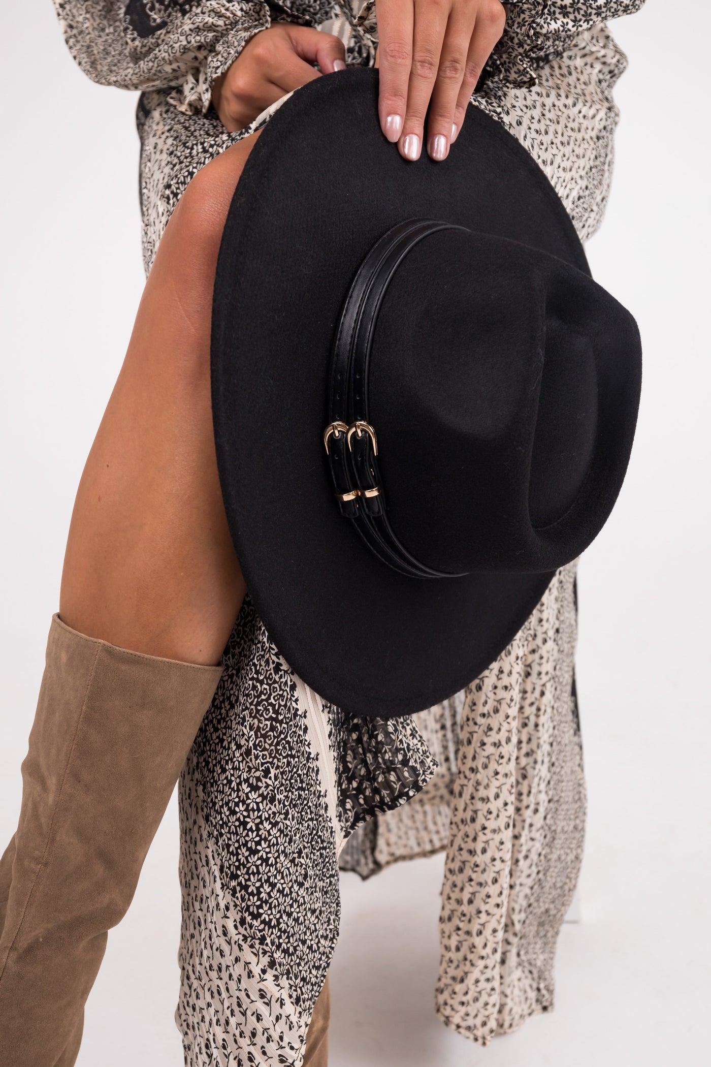 Black Flat Brim Felt Hat with Buckle Straps