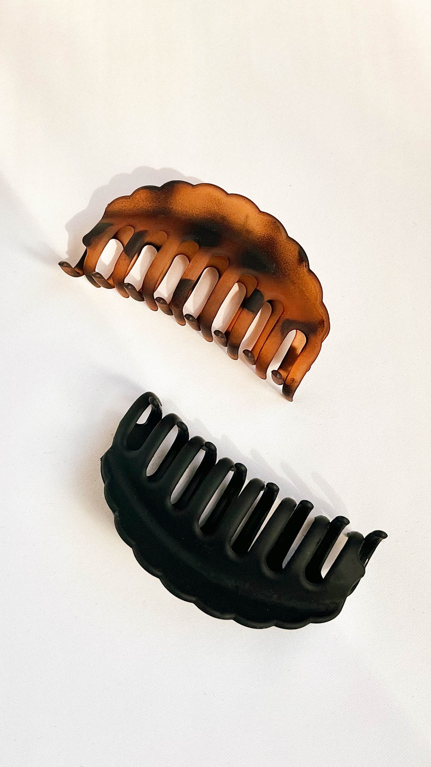 Black and Tortoise Shell Matte Hair Claw Clips
