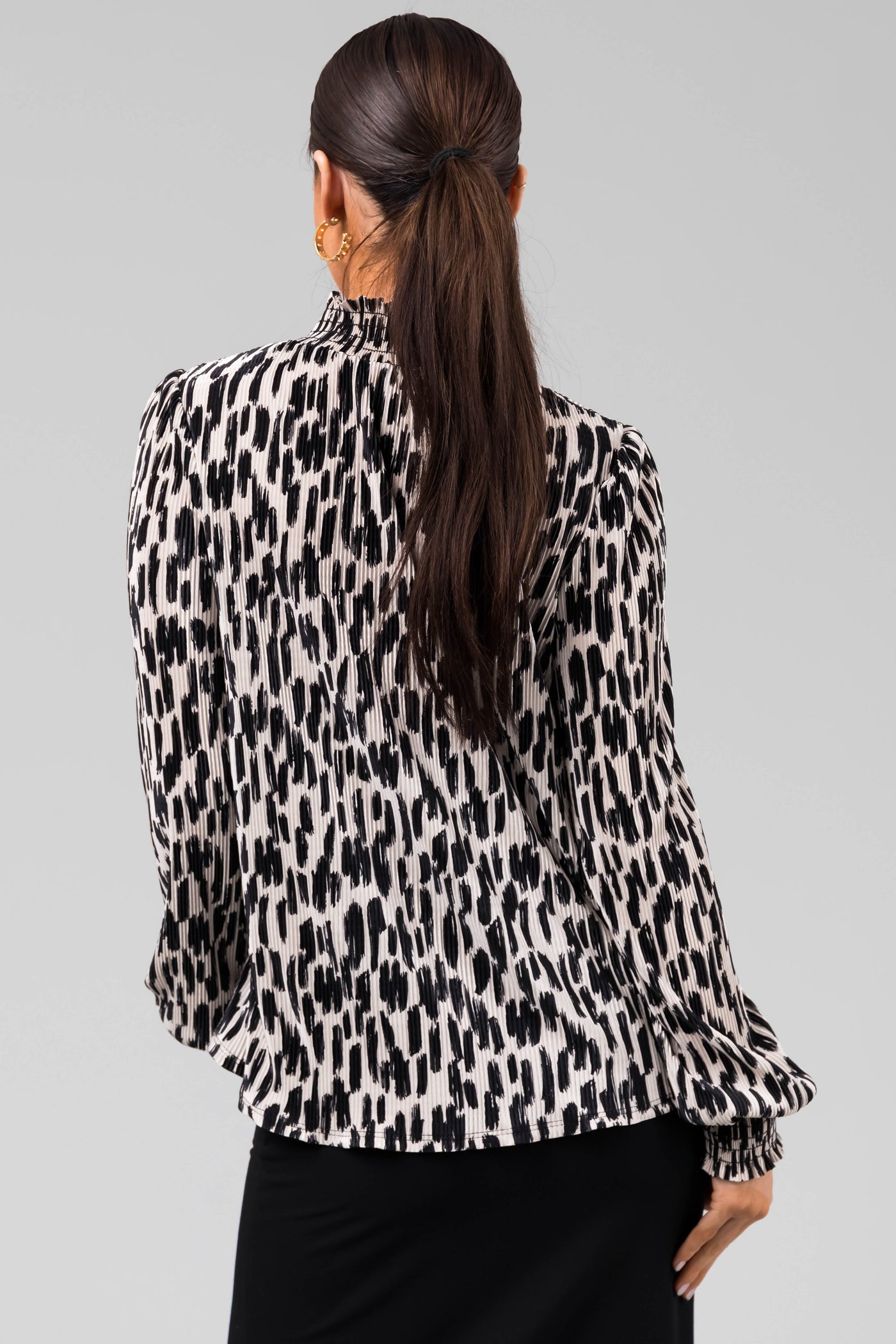 Coconut and Black Brush Stroke Satin Plisse Top