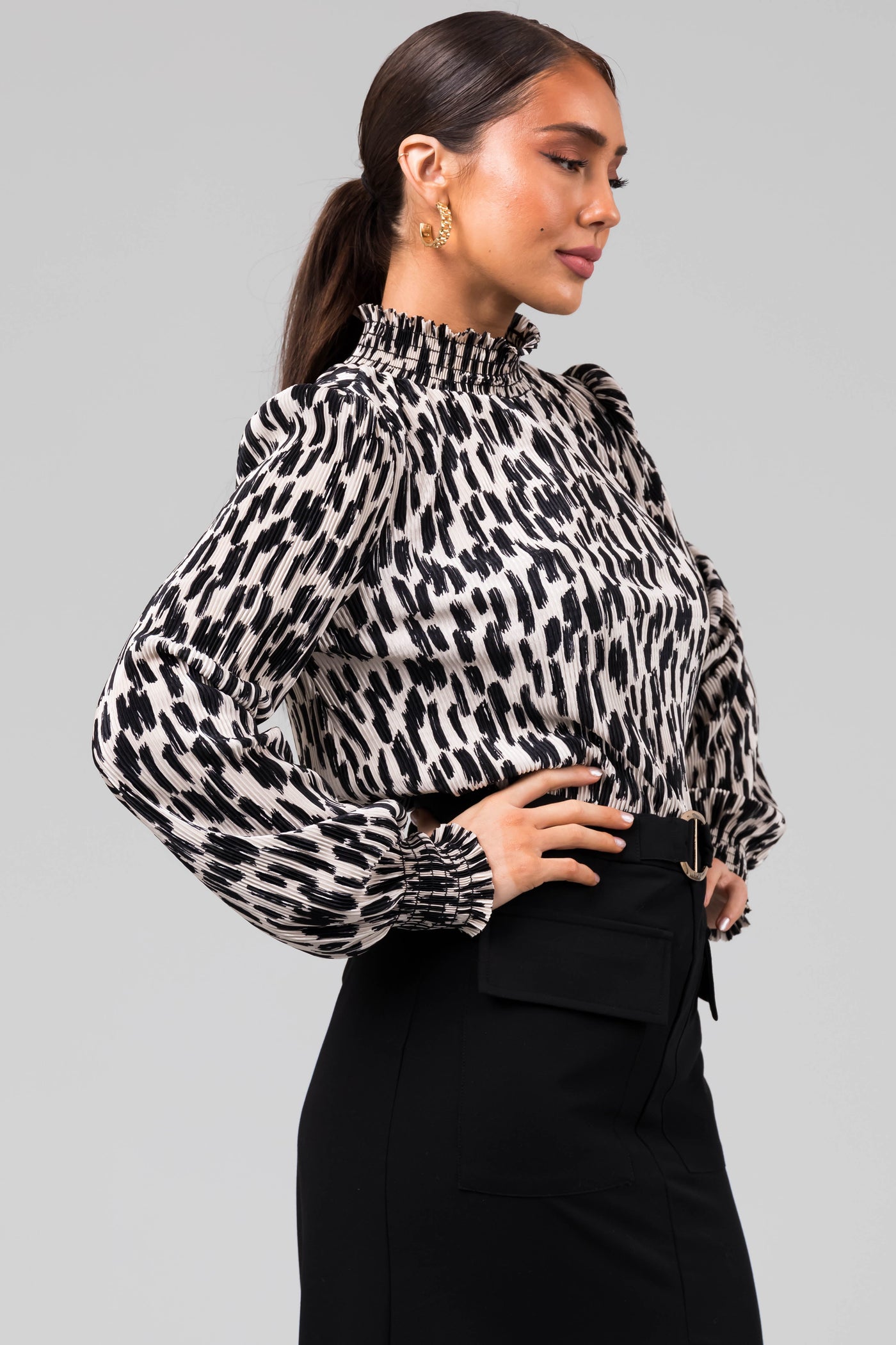 Coconut and Black Brush Stroke Satin Plisse Top