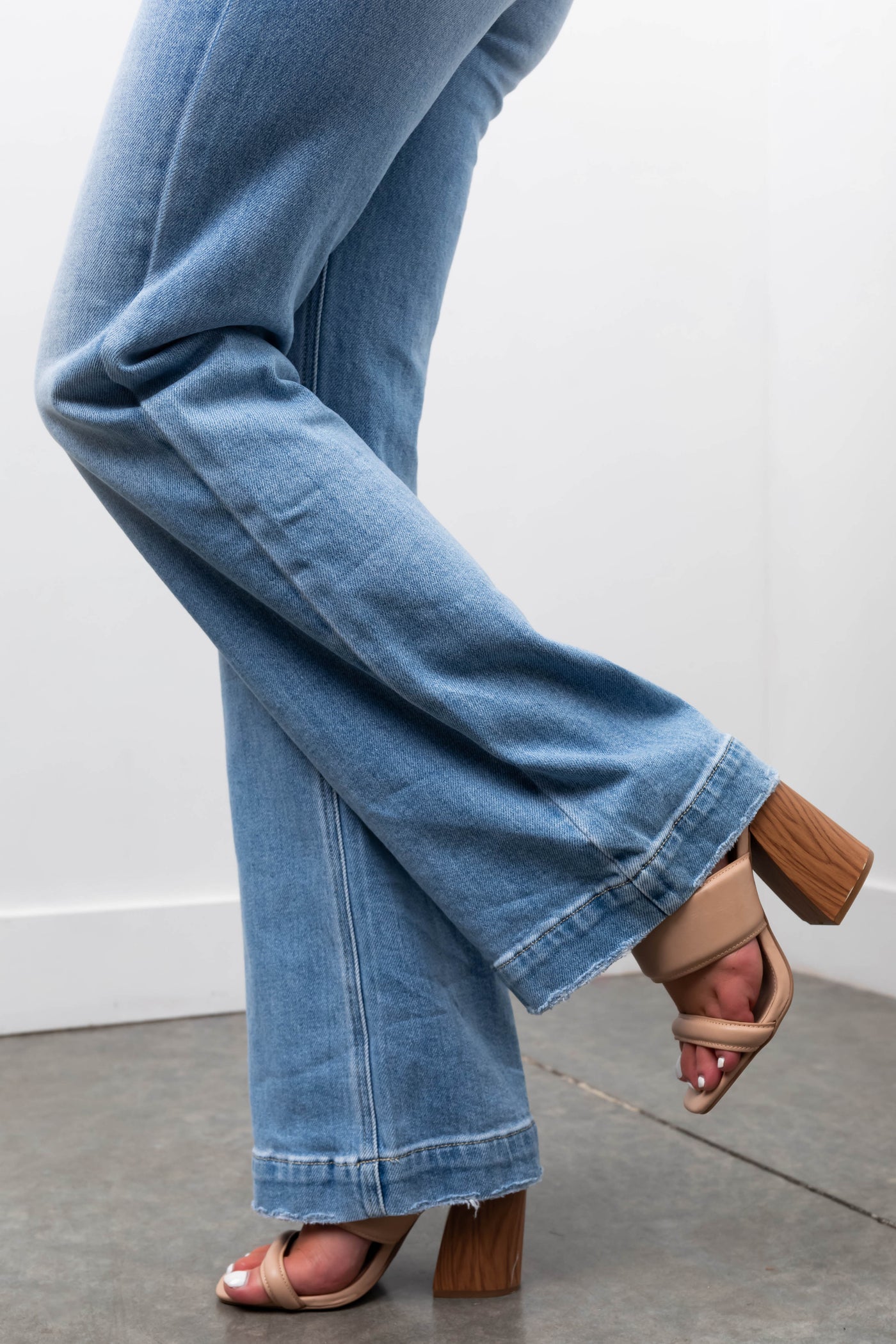 KanCan Light Wash High Rise Wide Relaxed Denim Jeans