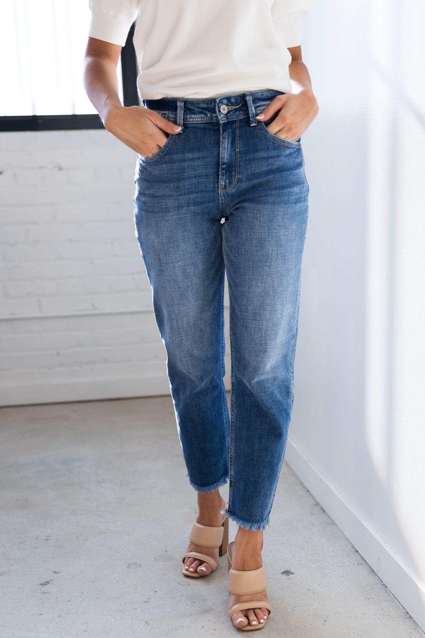 KanCan Medium Washed Cropped Straight Jeans