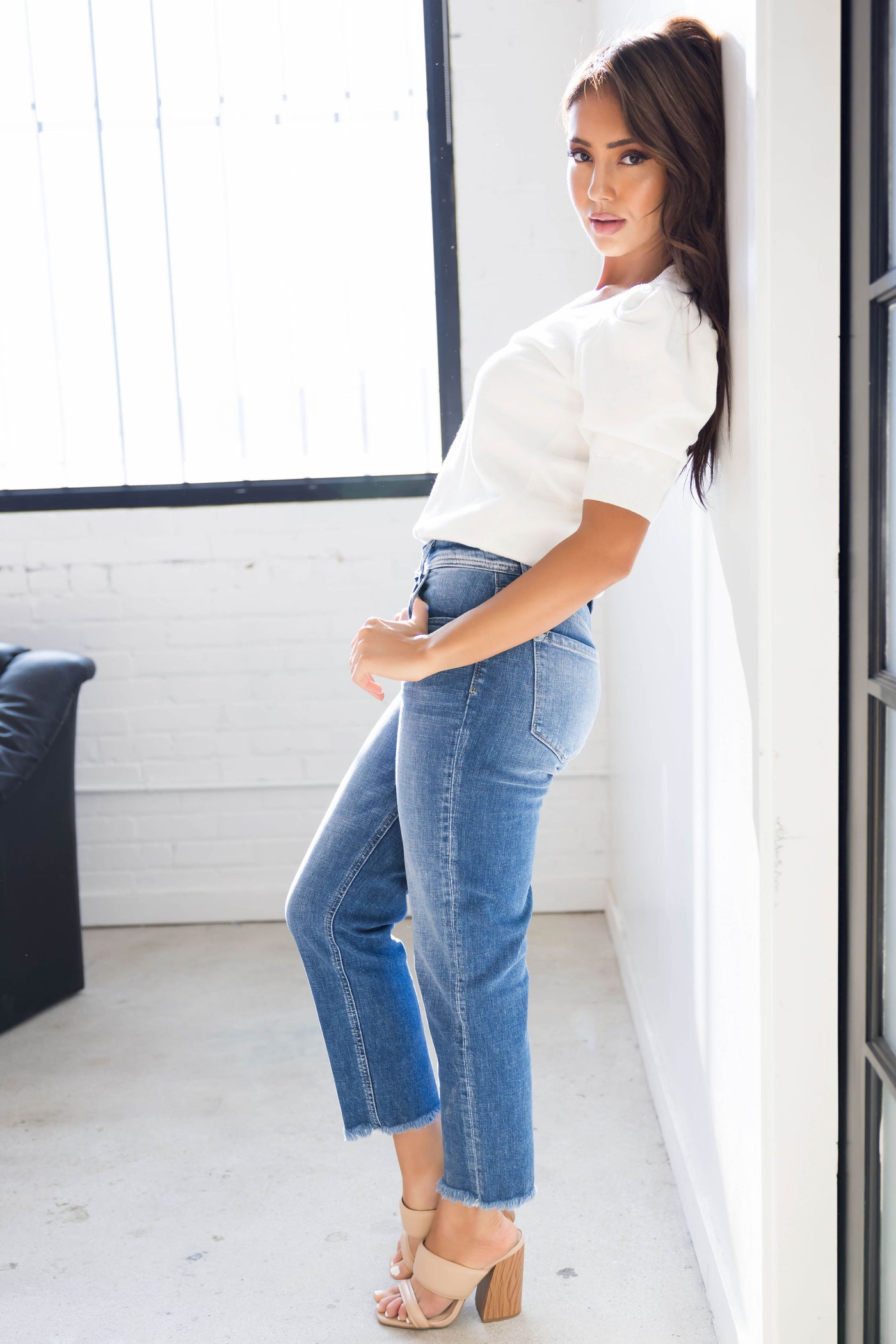 KanCan Medium Washed Cropped Straight Jeans