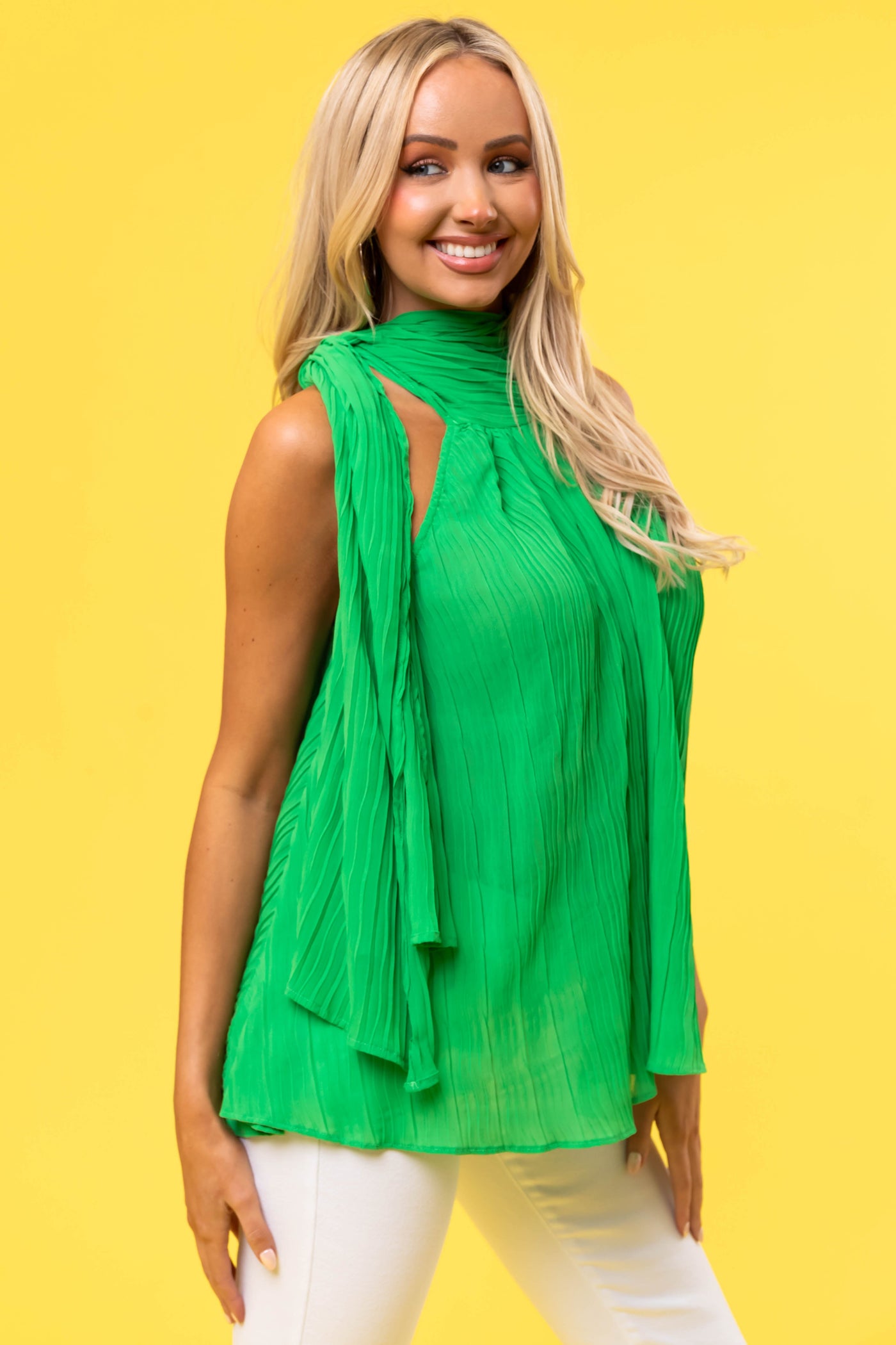 Kiwi Sleeveless Neck Tie Pleated Blouse