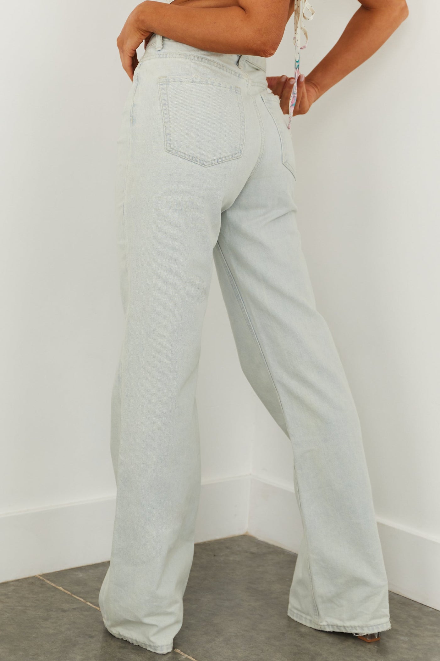 Light Wash 90s Vintage High Rise Wide Leg Jeans