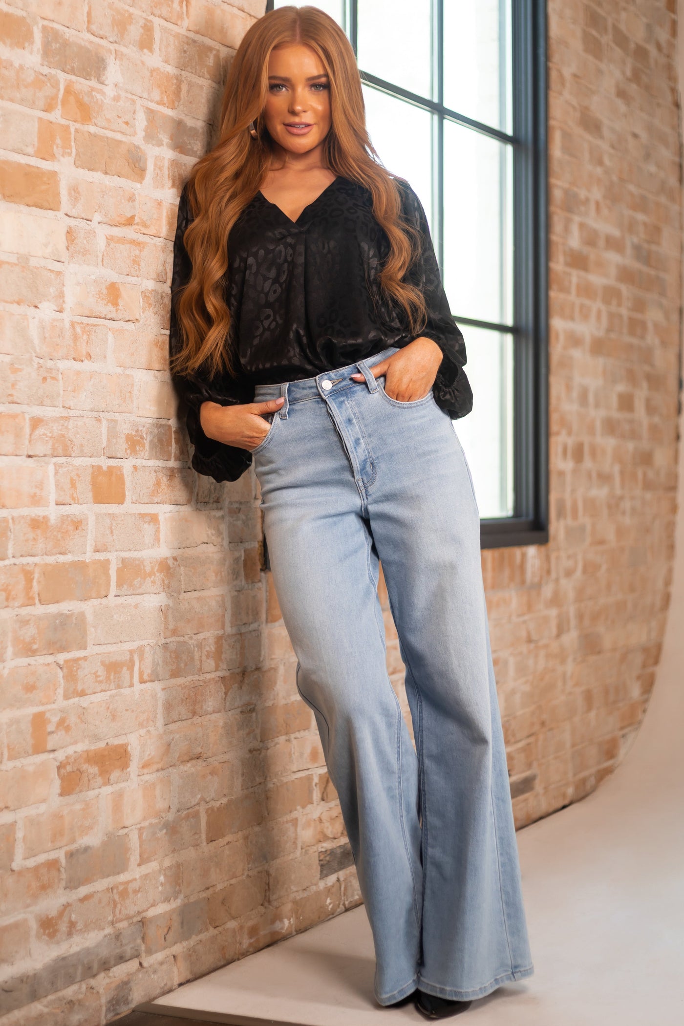 Light Wash High Rise Zipper Fly Wide Leg Jeans