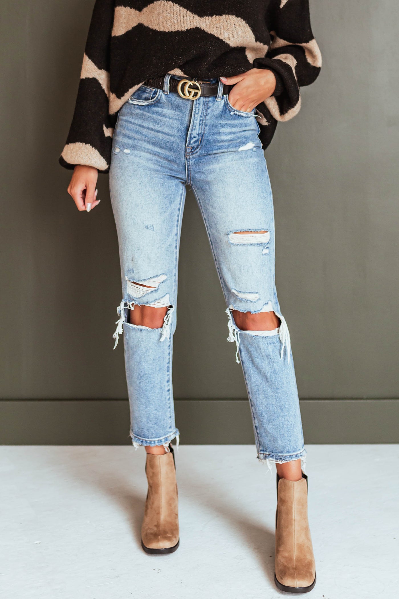 Medium Wash Frayed Hem Distressed Mom Jeans