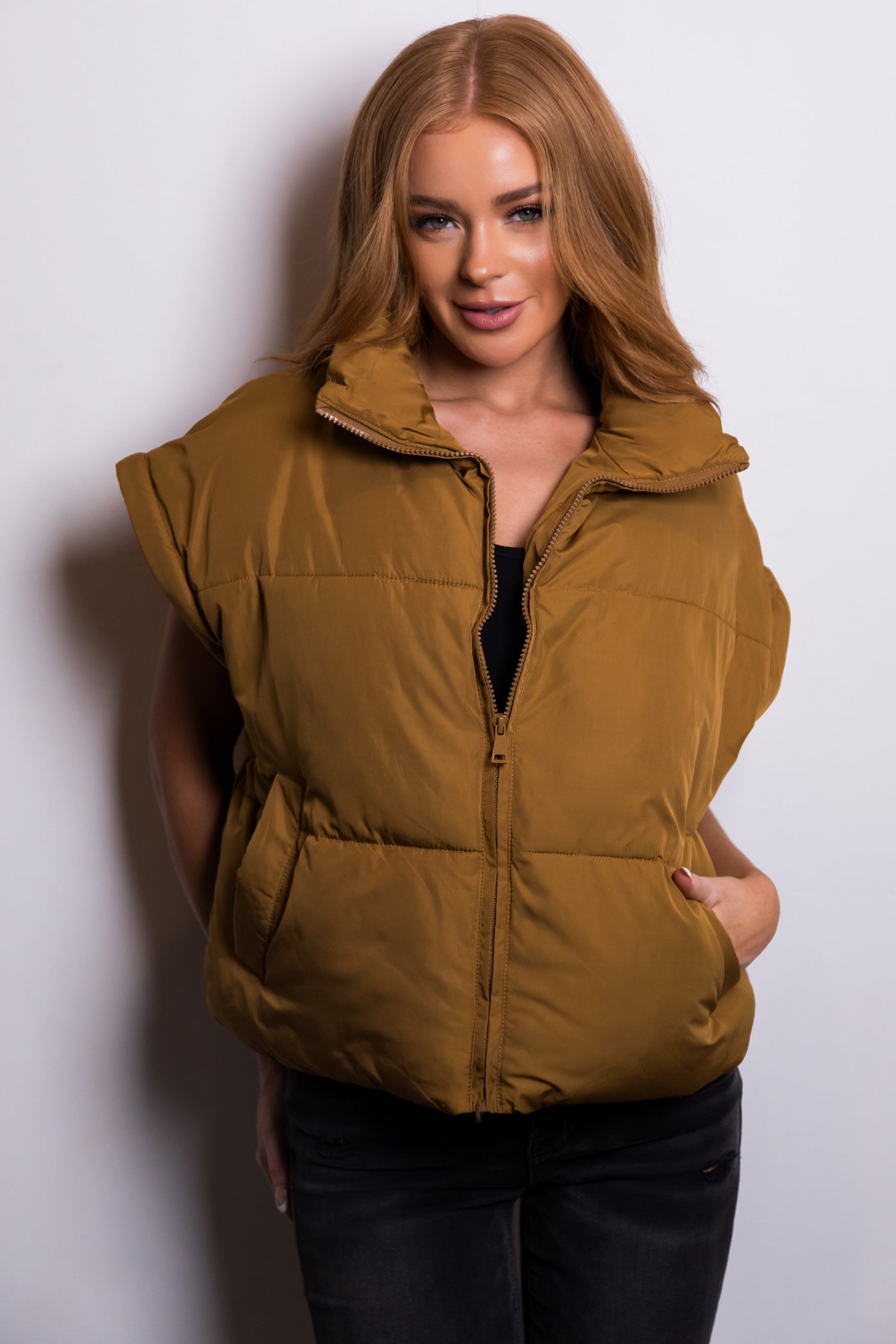 Peanut Puffer Jacket with Detachable Sleeves