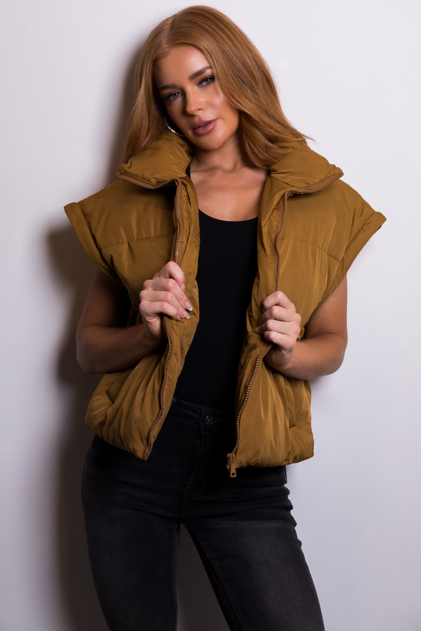 Peanut Puffer Jacket with Detachable Sleeves