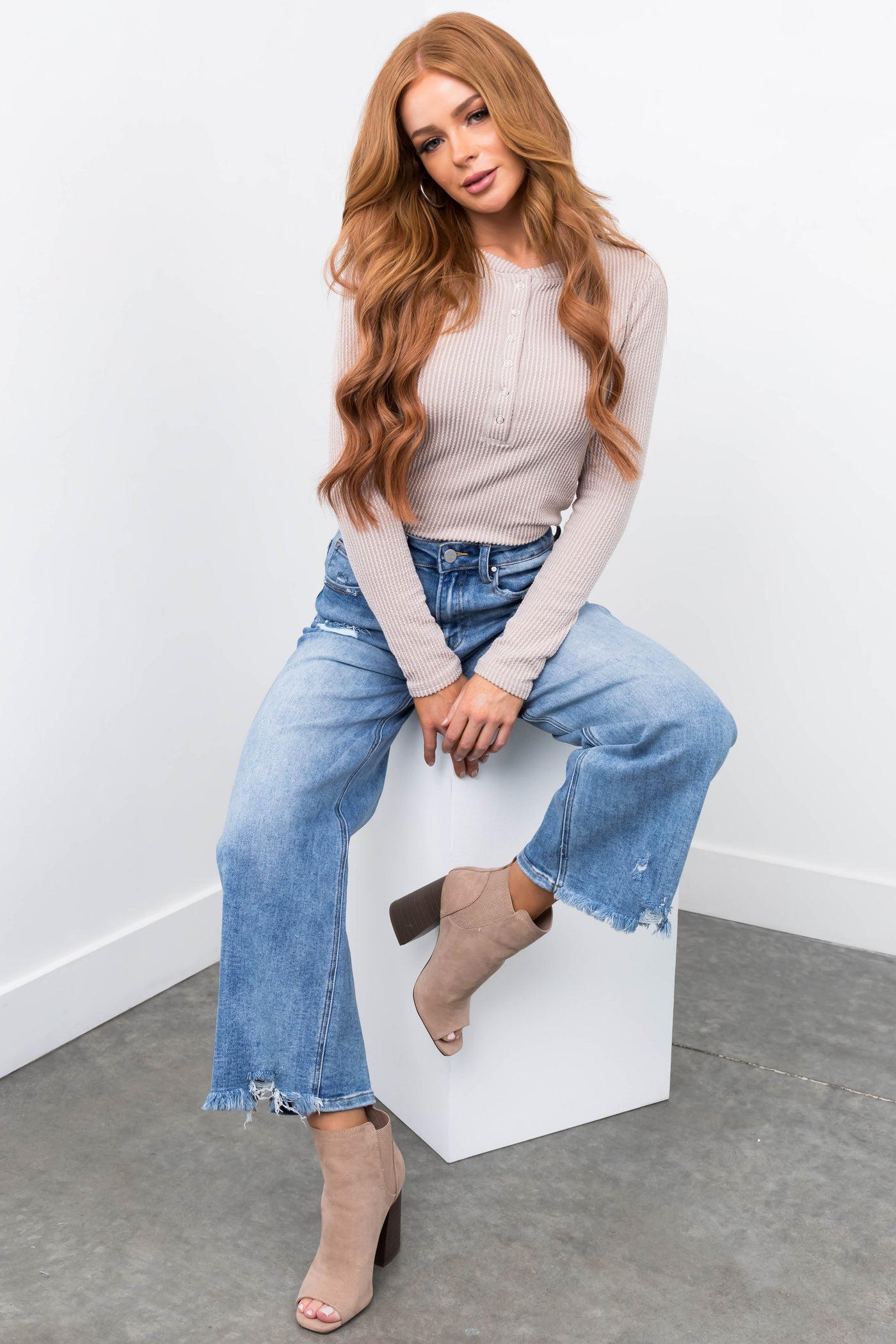 Risen Ankle Wide Leg Jeans with Side Slit