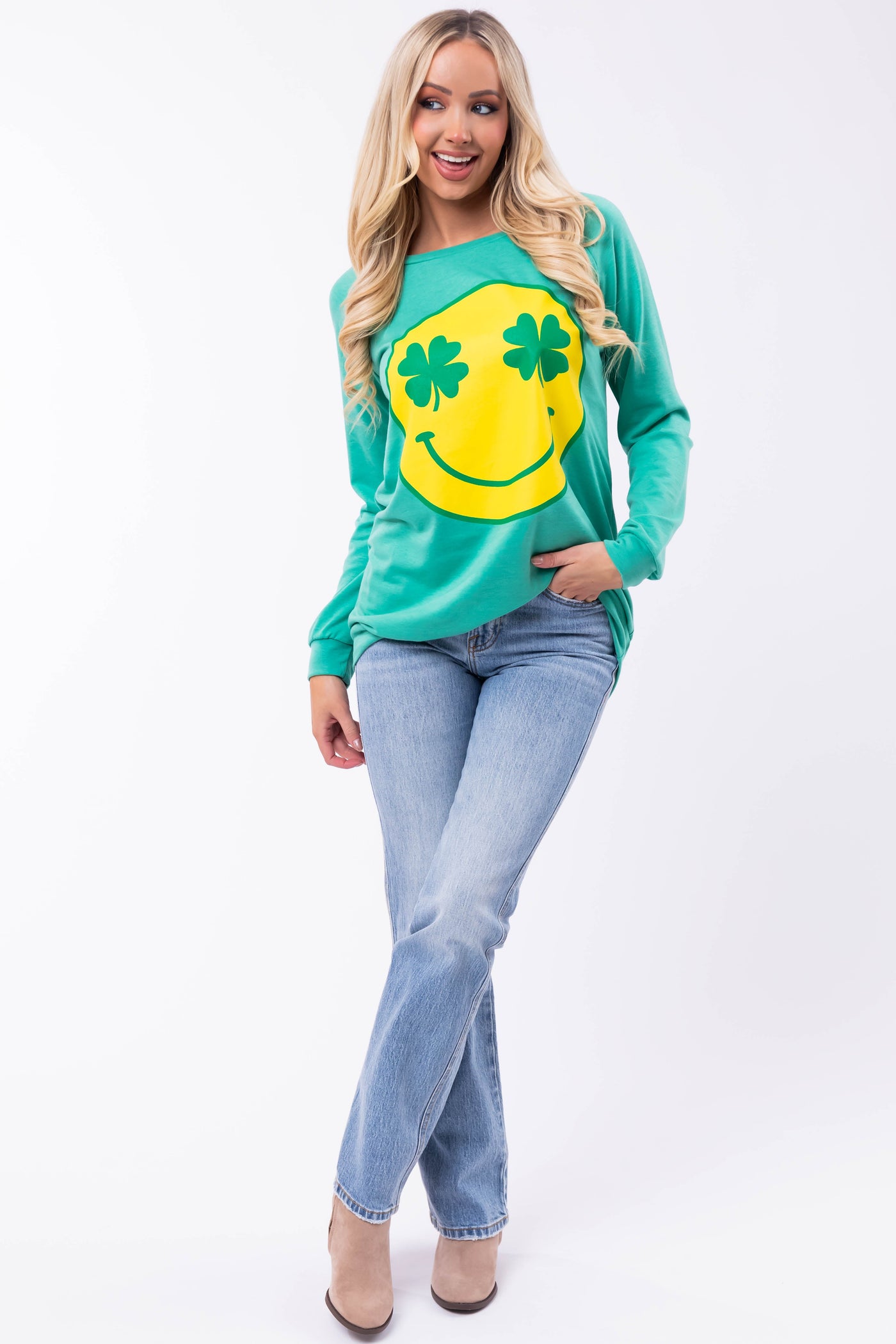 Seafoam Clover Smiley Graphic Pullover