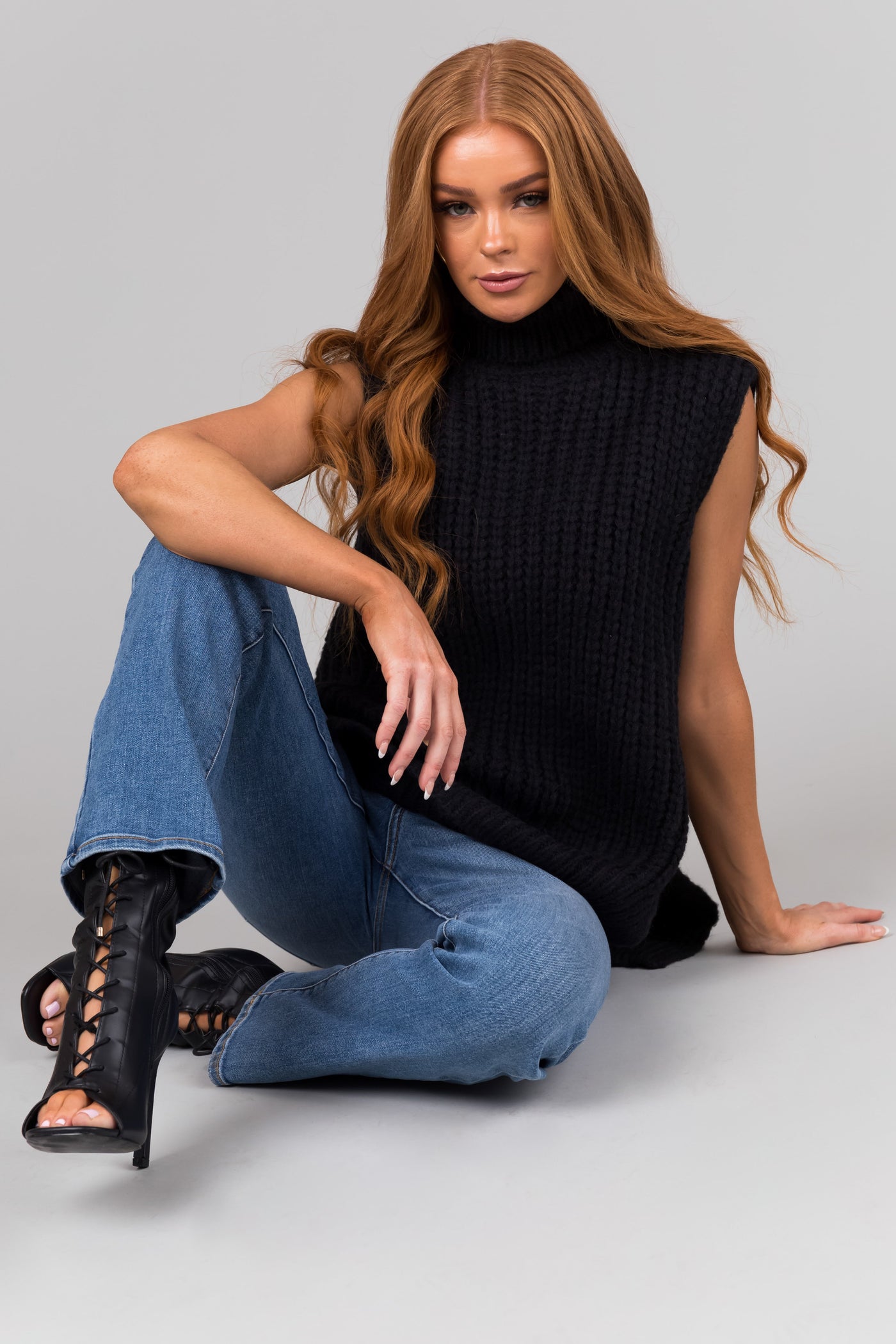 She+Sky Black Sleeveless Turtleneck Sweater Vest