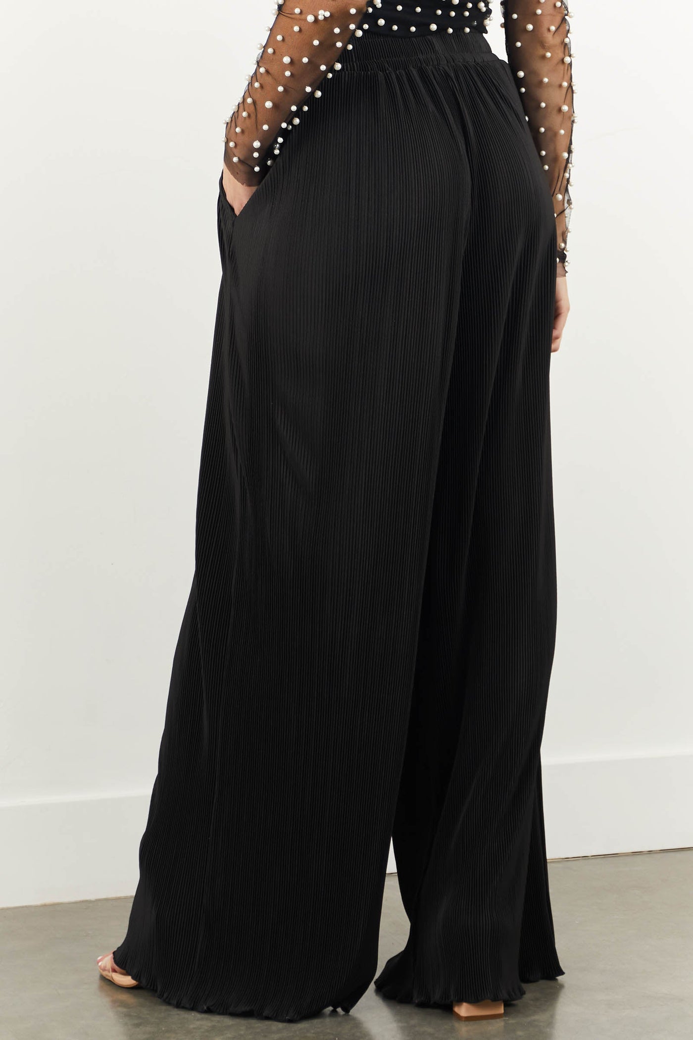 Black Elastic Waist Plisse Pants with Pockets