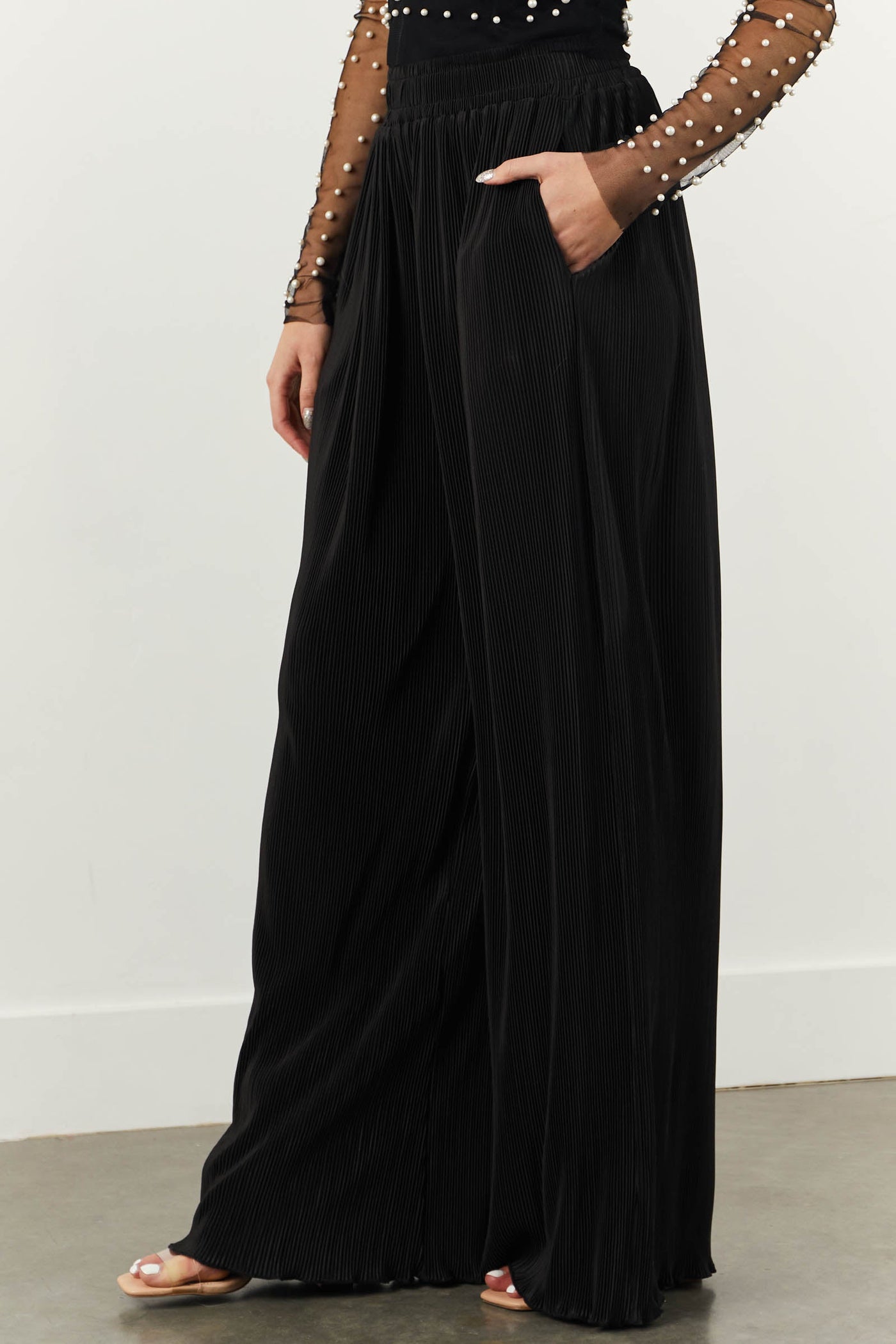 Black Elastic Waist Plisse Pants with Pockets