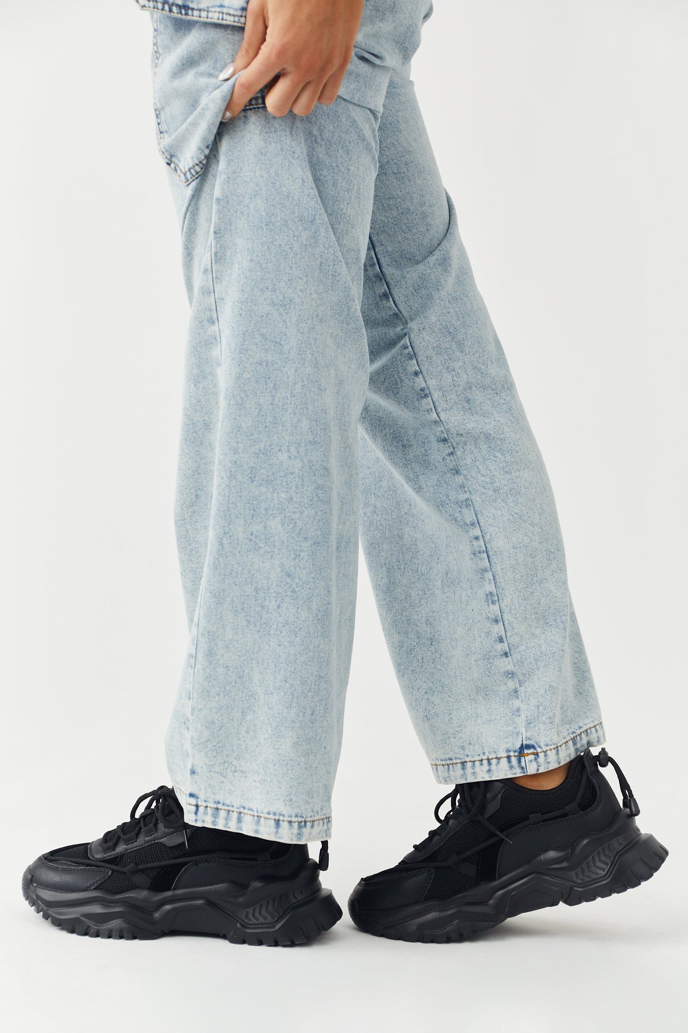 Black Chunky Tread Cinch Lace Sneakers