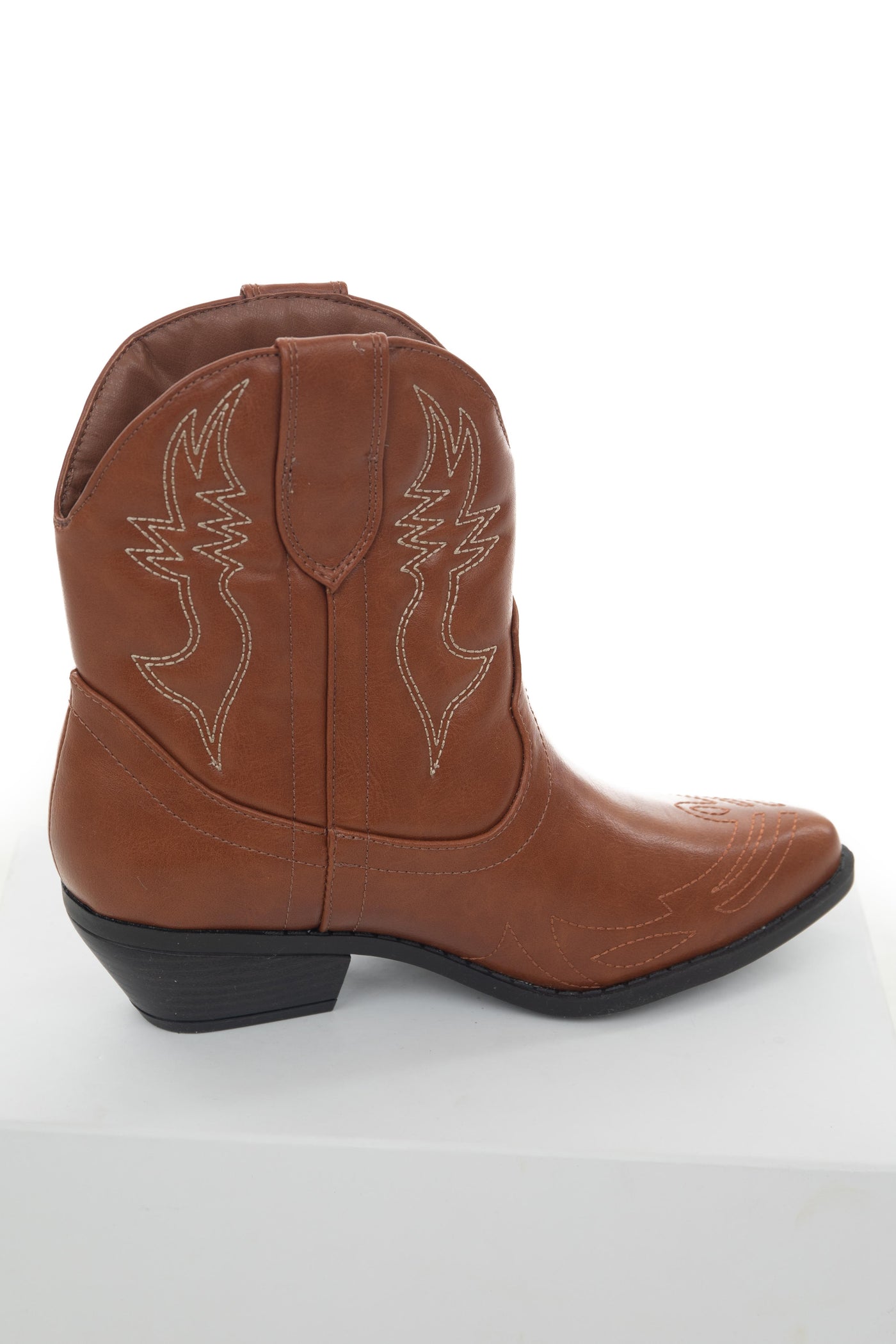 Cinnamon Western Style Pointed Toe Booties