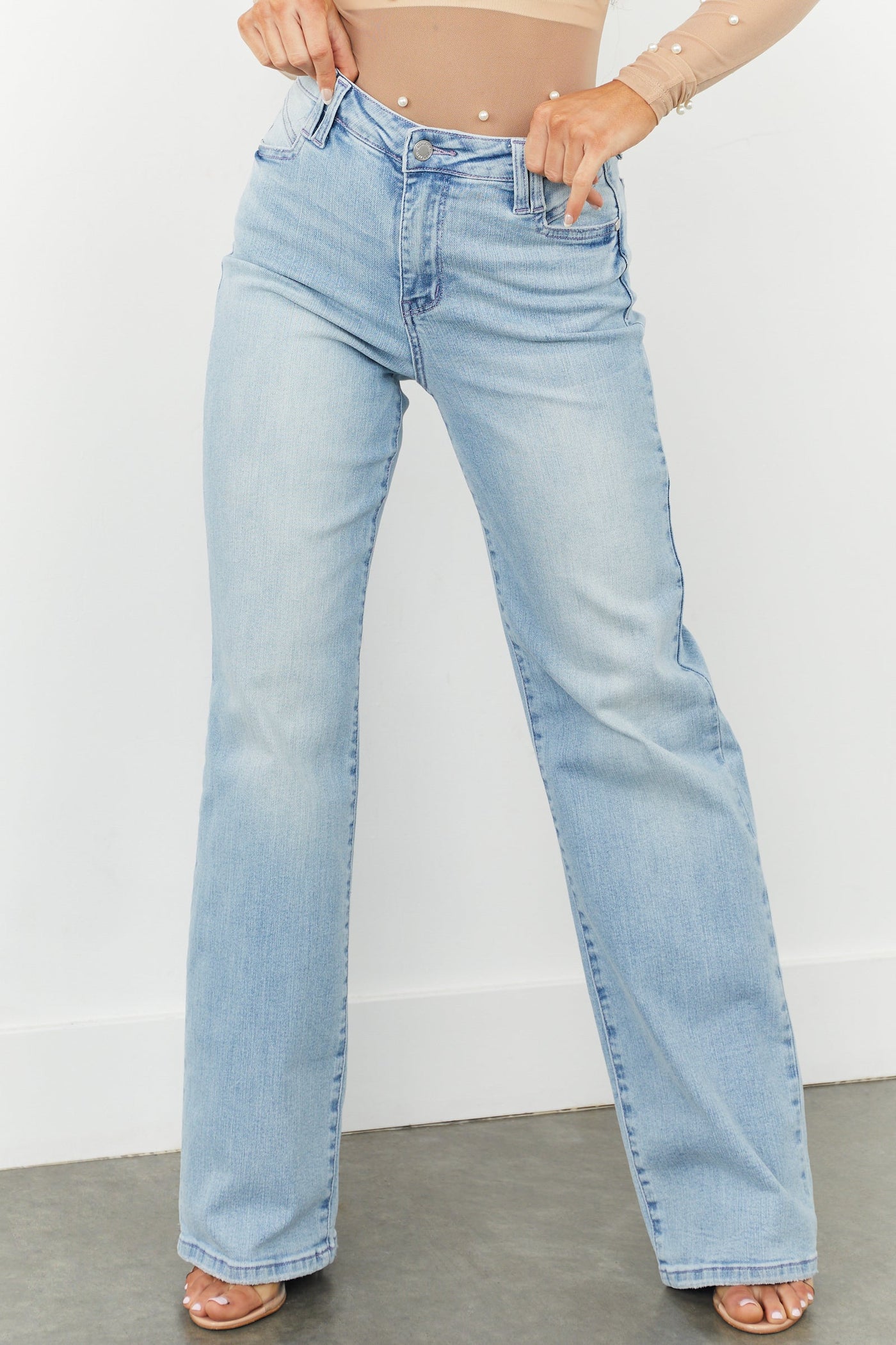 Light Wash High Rise Pocket Detail Wide Leg Jeans