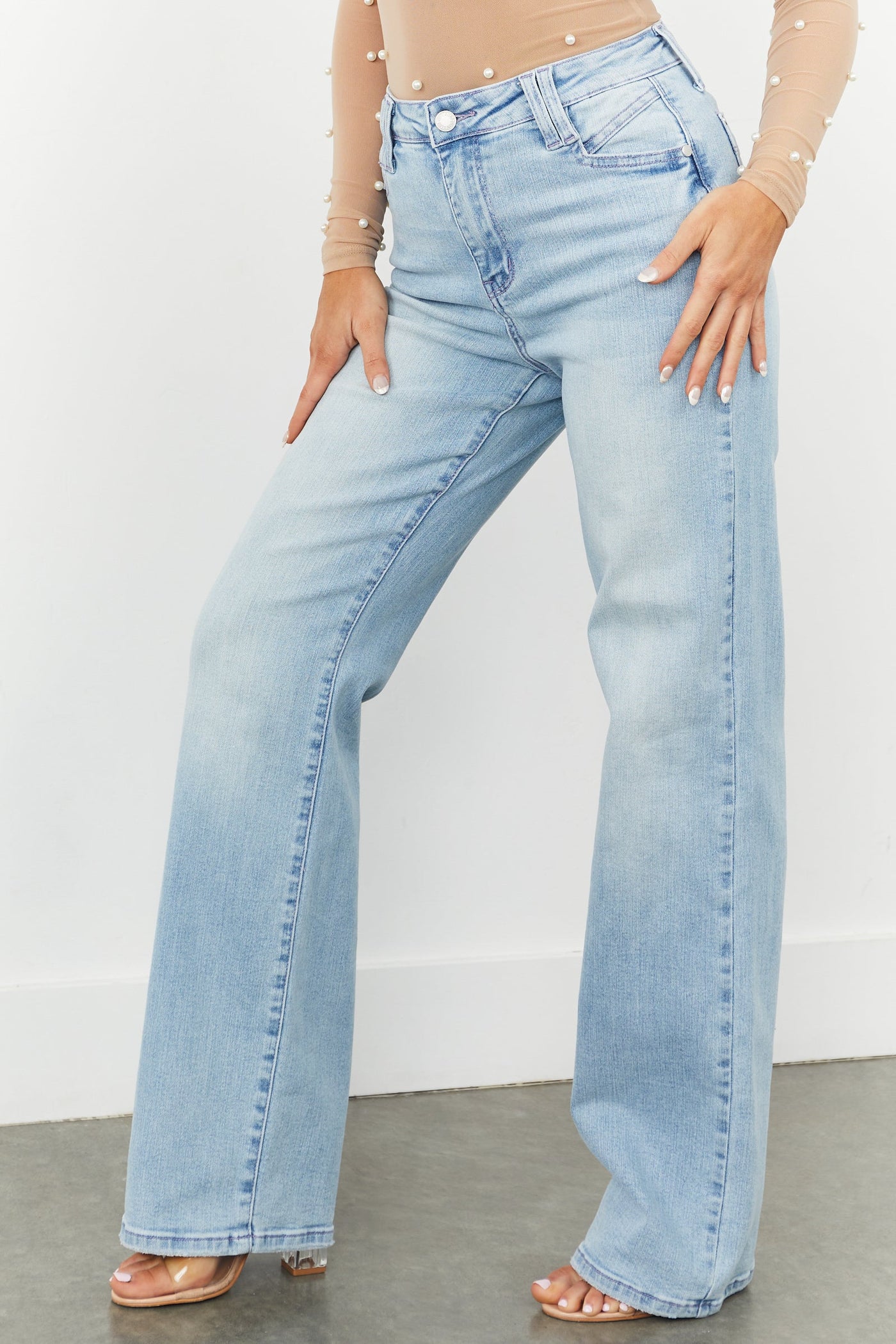 Light Wash High Rise Pocket Detail Wide Leg Jeans