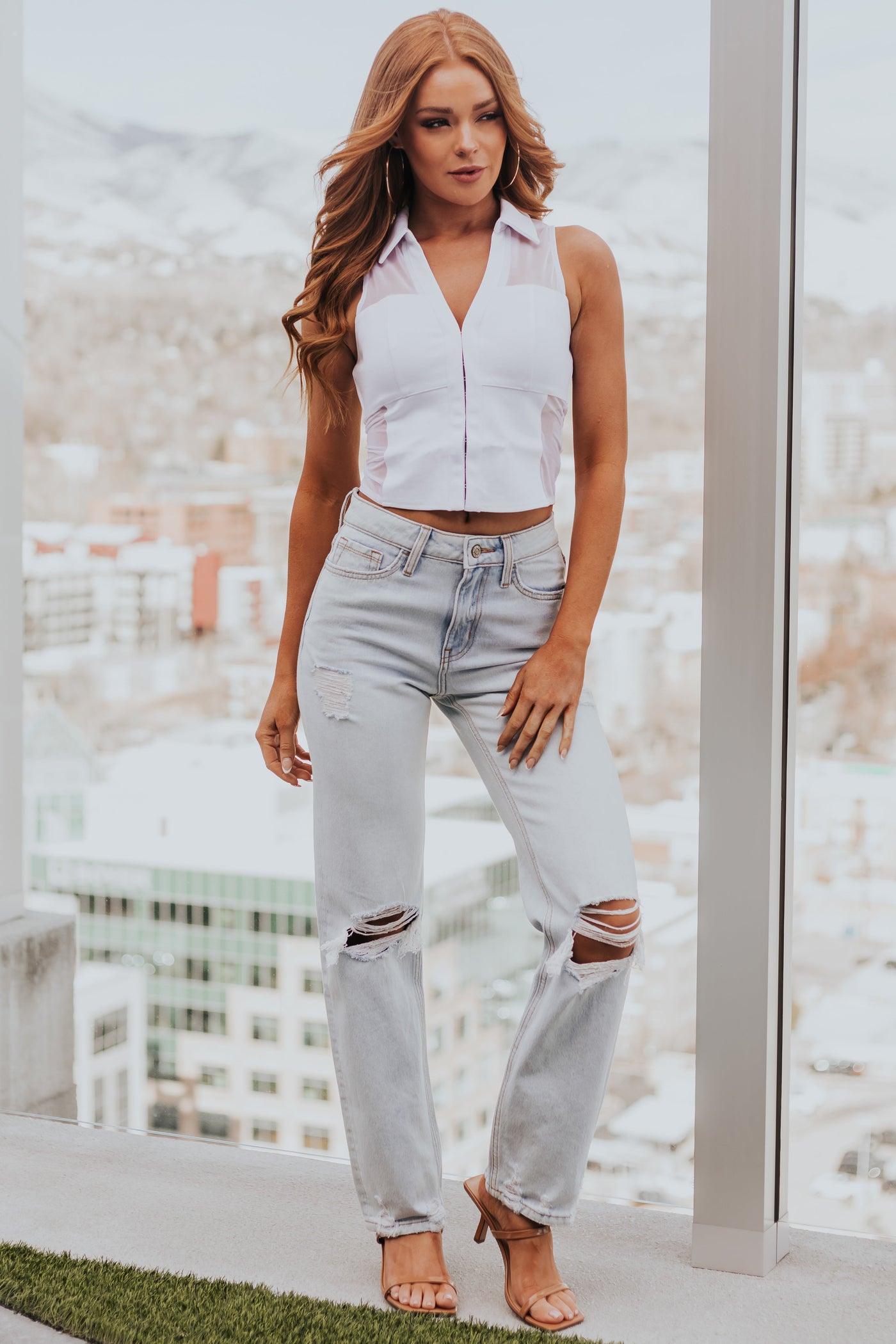 Light Washed 90s Vintage Distressed Jeans