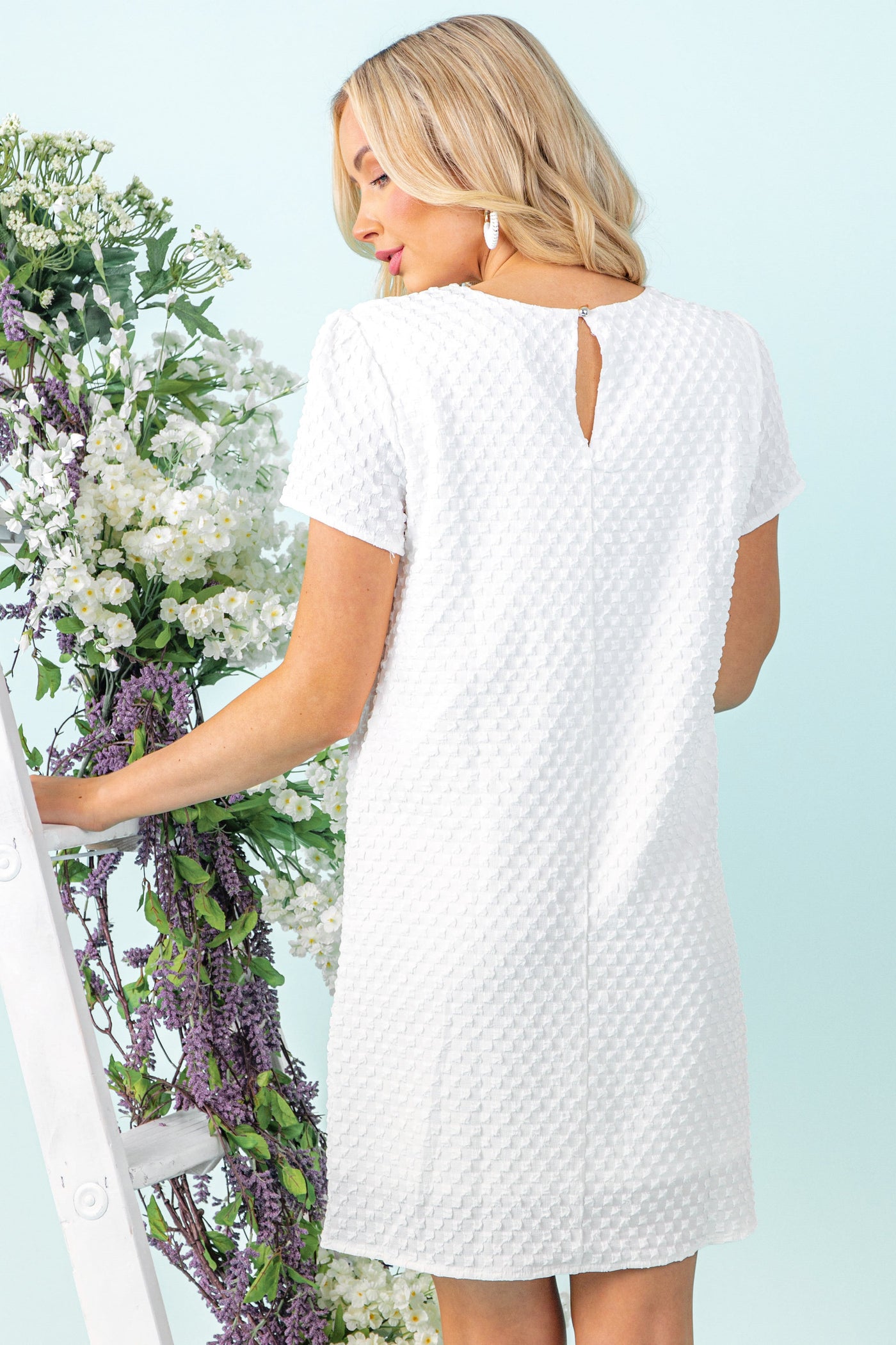 Off White Textured Short Sleeve Short Shift Dress