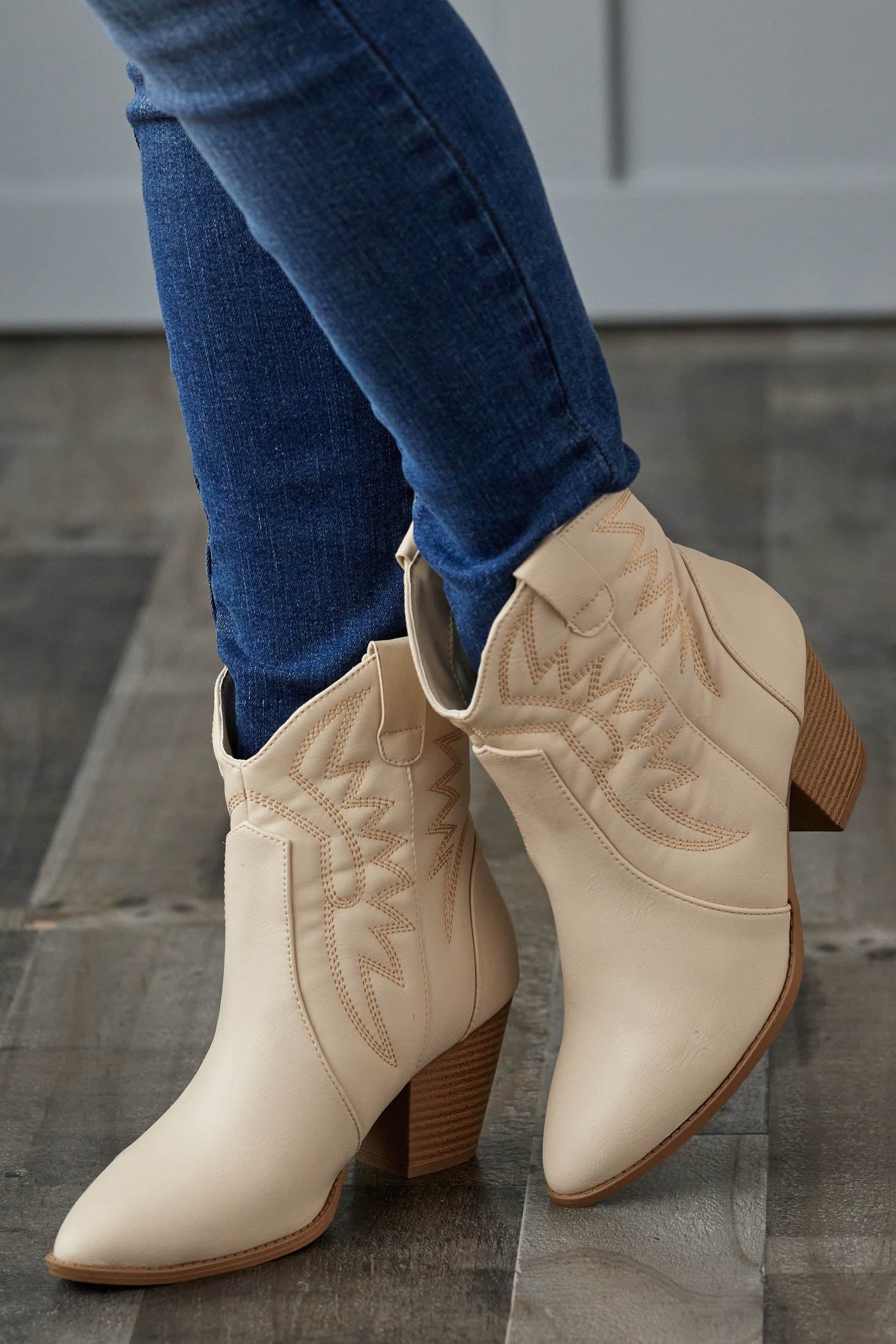 Vanilla Pointed Toe Heeled Western Booties