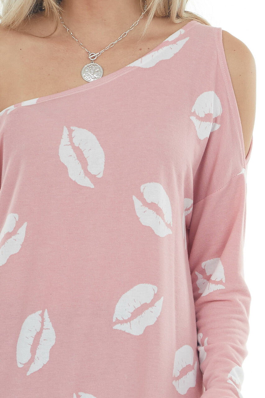 Light Punch Lip Print Off the Shoulder Top