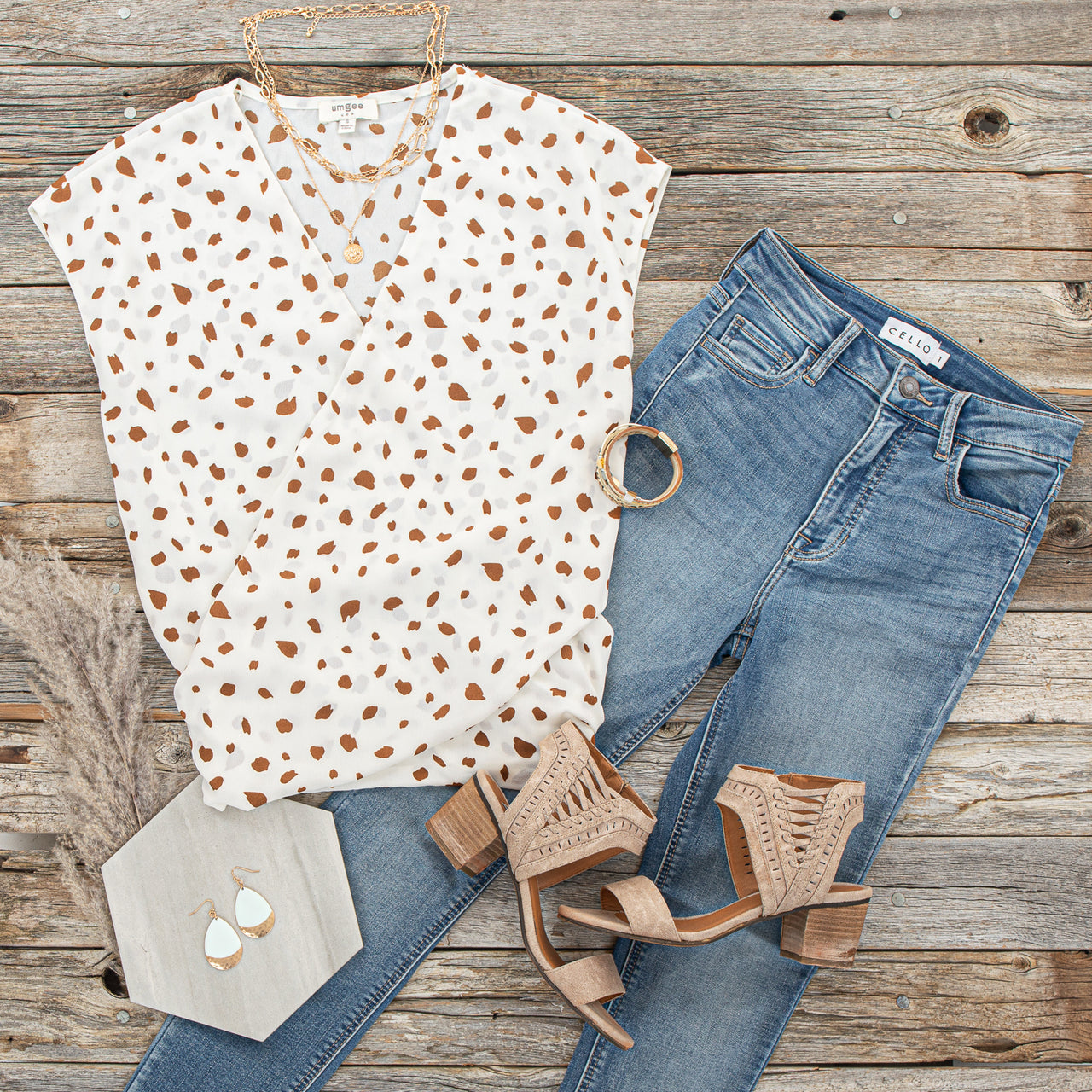 Ivory and Walnut Patterned Surplice Top with Short Sleeves